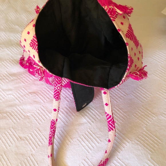 Cute summer tote with tassel - Picture 2 of 2